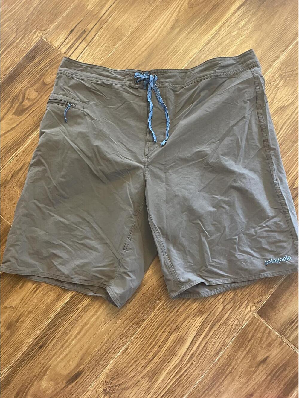 Patagonia Men's Stretch Wavefarer Board Shorts‎ - small flaw [COPY]